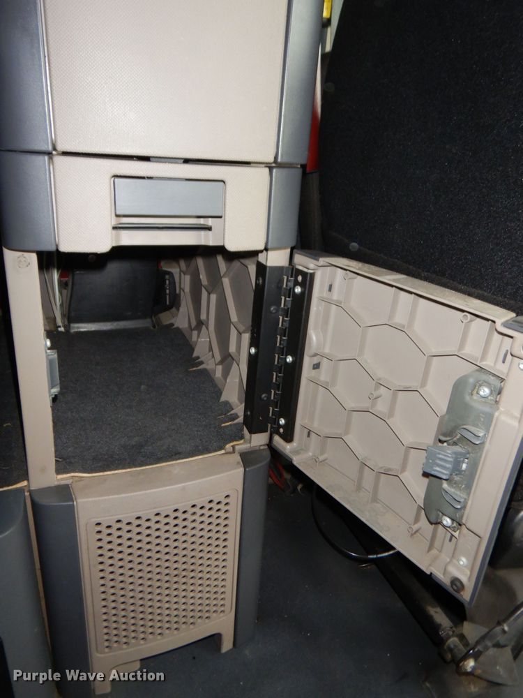 image for item DJ5803 2012 Freightliner Cascadia 125  semi truck