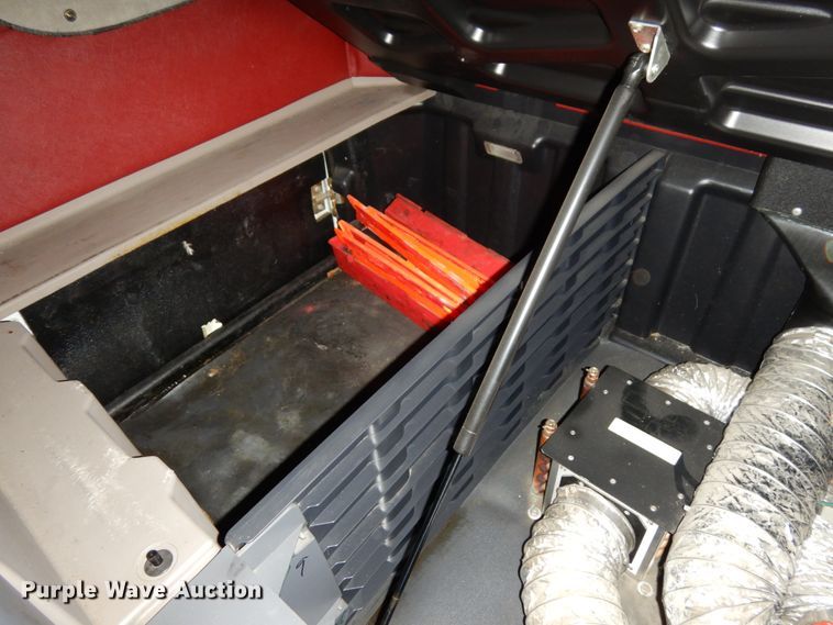 image for item DJ5803 2012 Freightliner Cascadia 125  semi truck