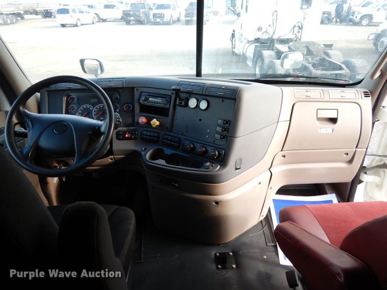 image for item DJ5803 2012 Freightliner Cascadia 125  semi truck