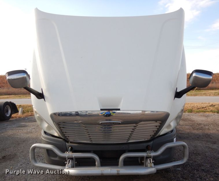 image for item DJ5803 2012 Freightliner Cascadia 125  semi truck