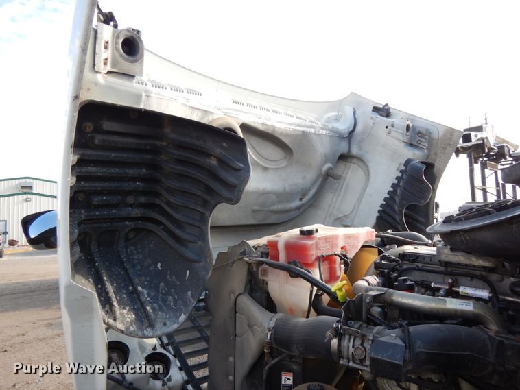 image for item DJ5803 2012 Freightliner Cascadia 125  semi truck