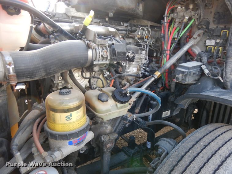 image for item DJ5803 2012 Freightliner Cascadia 125  semi truck