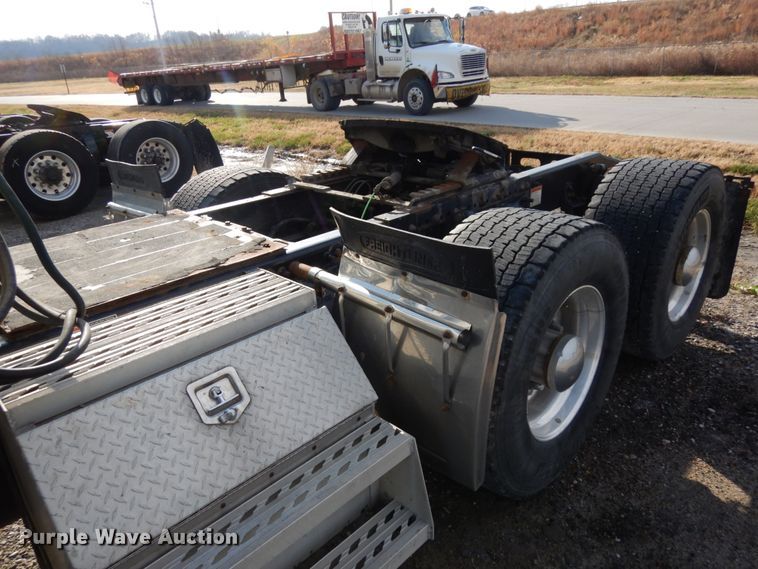 image for item DJ5803 2012 Freightliner Cascadia 125  semi truck