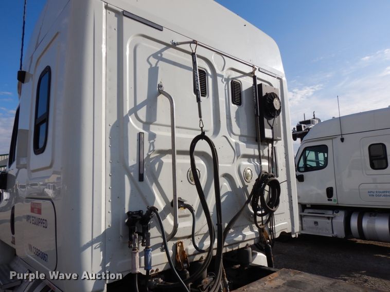 image for item DJ5803 2012 Freightliner Cascadia 125  semi truck