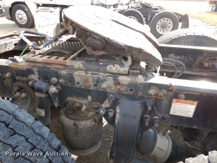 image for item DJ5803 2012 Freightliner Cascadia 125  semi truck