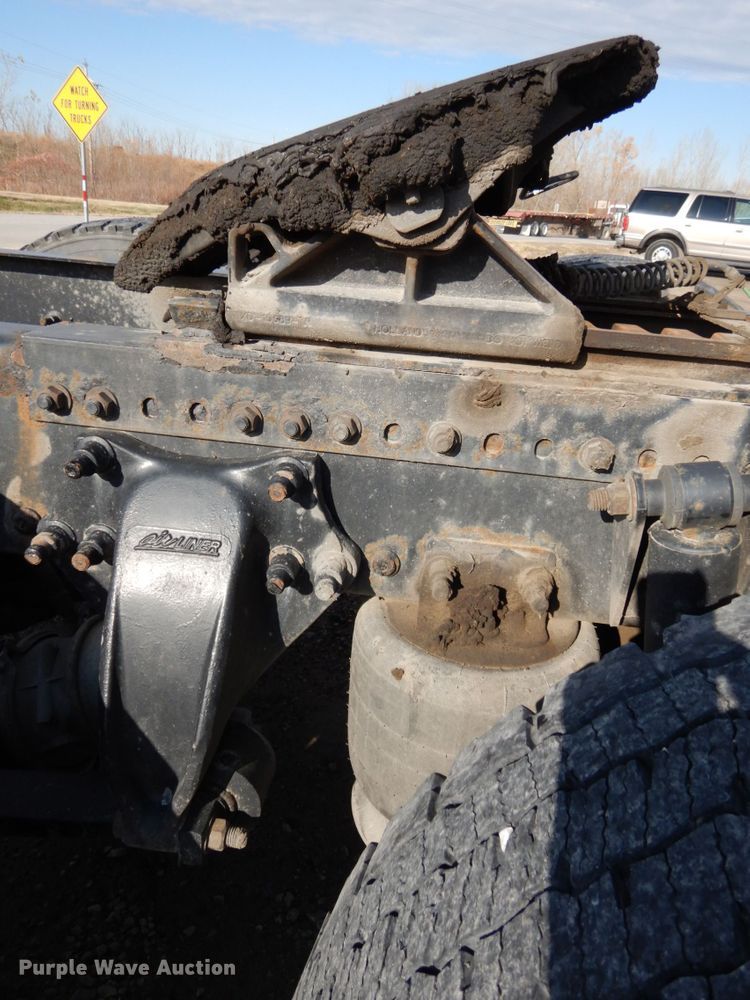 image for item DJ5803 2012 Freightliner Cascadia 125  semi truck