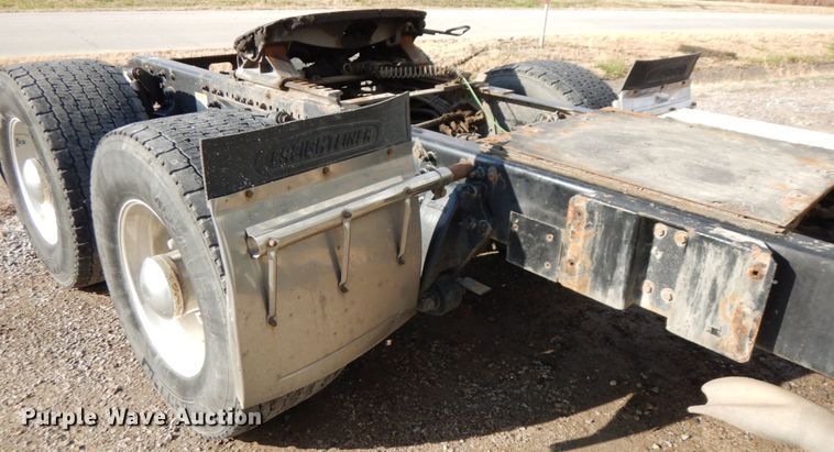 image for item DJ5803 2012 Freightliner Cascadia 125  semi truck