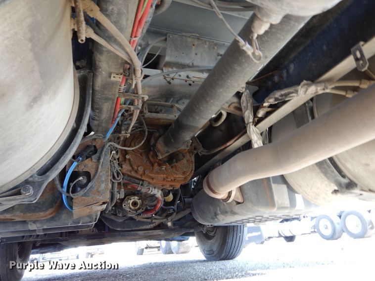 image for item DJ5803 2012 Freightliner Cascadia 125  semi truck