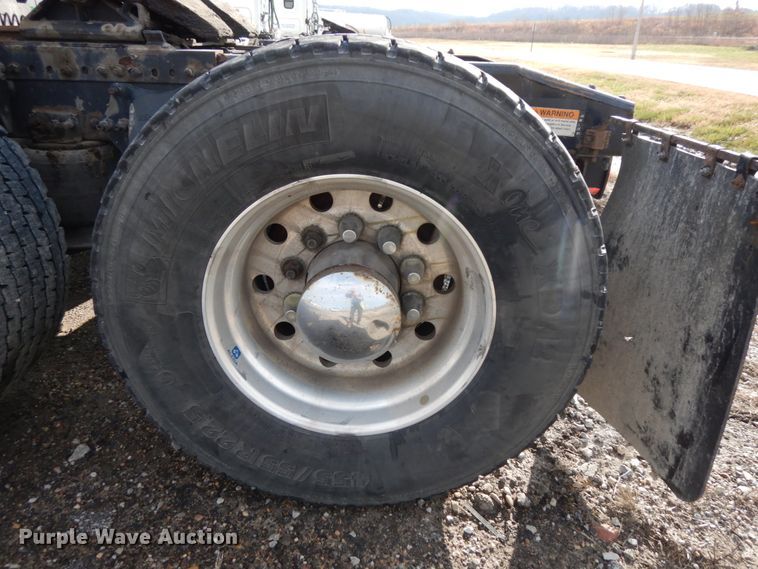 image for item DJ5803 2012 Freightliner Cascadia 125  semi truck