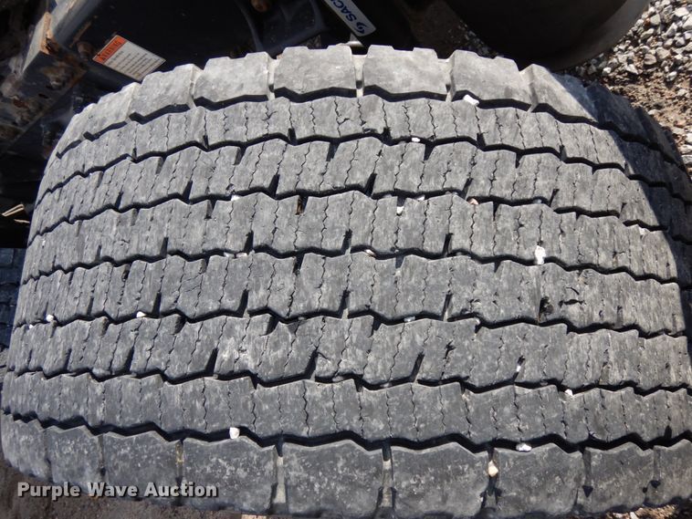 image for item DJ5803 2012 Freightliner Cascadia 125  semi truck