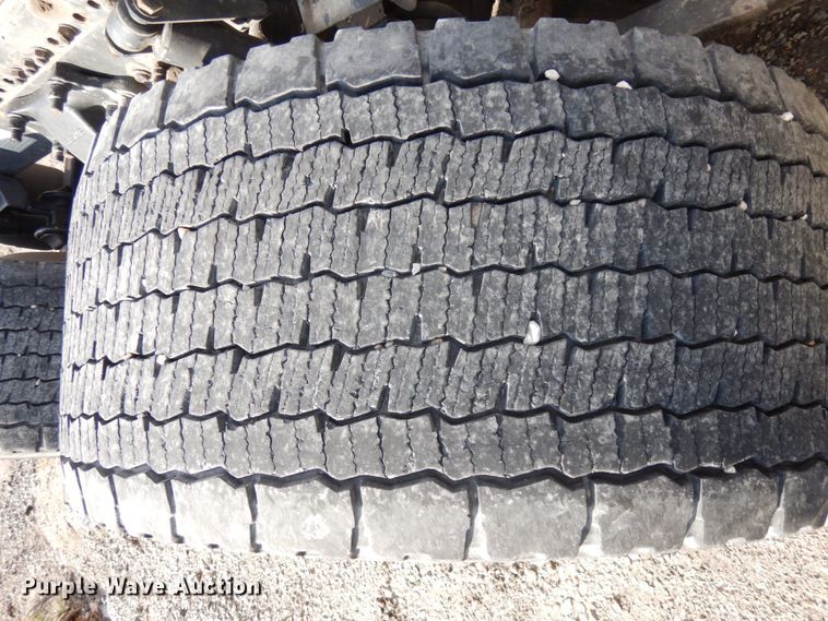 image for item DJ5803 2012 Freightliner Cascadia 125  semi truck