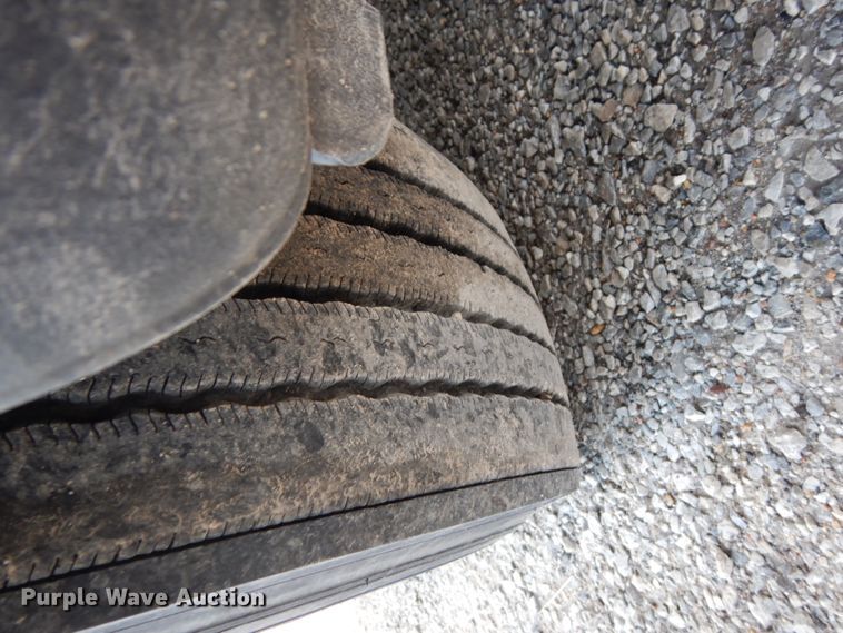 image for item DJ5803 2012 Freightliner Cascadia 125  semi truck