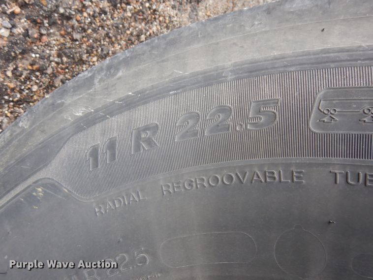 image for item DJ5803 2012 Freightliner Cascadia 125  semi truck