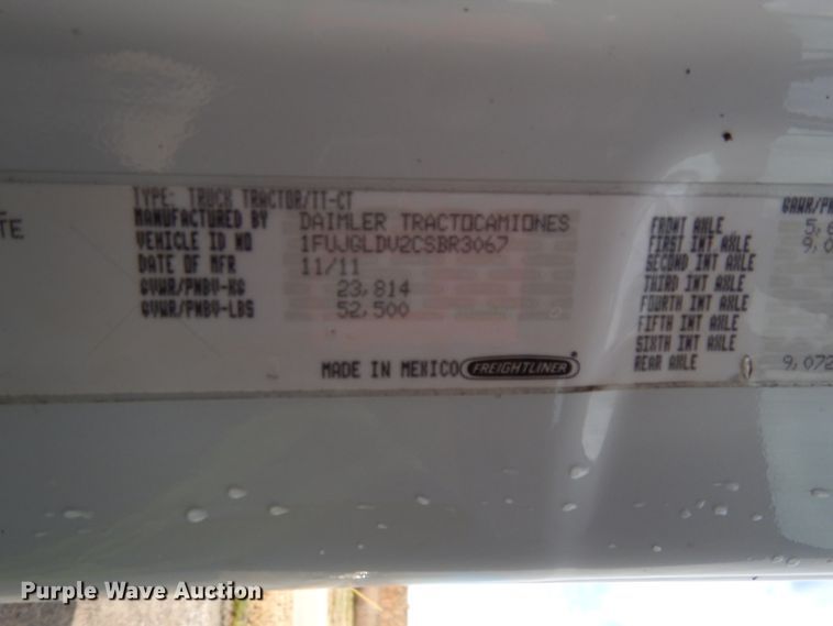 image for item DJ5803 2012 Freightliner Cascadia 125  semi truck