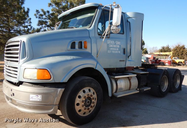 image for item DJ5823 2000 Sterling AT9513  semi truck