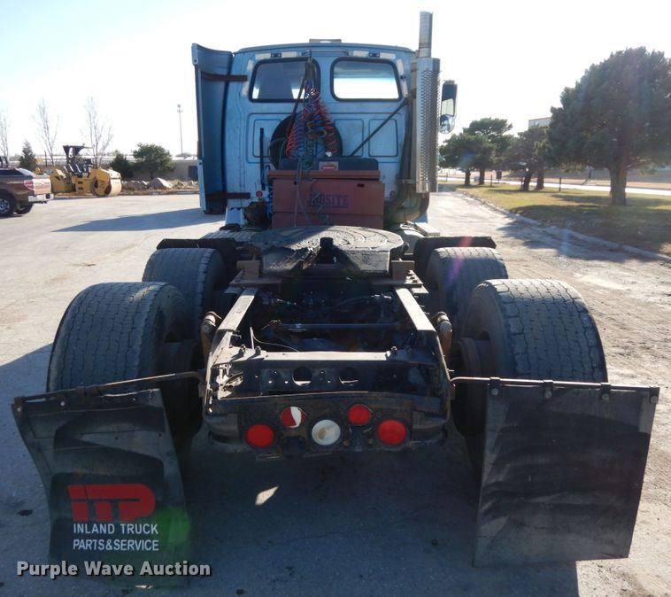 image for item DJ5823 2000 Sterling AT9513  semi truck