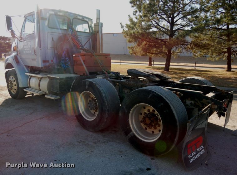 image for item DJ5823 2000 Sterling AT9513  semi truck