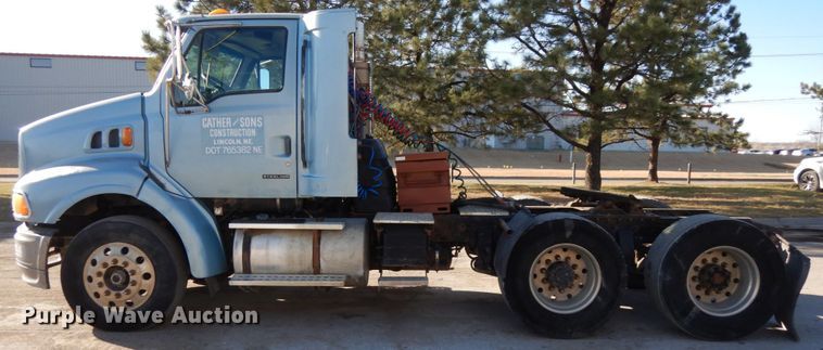 image for item DJ5823 2000 Sterling AT9513  semi truck