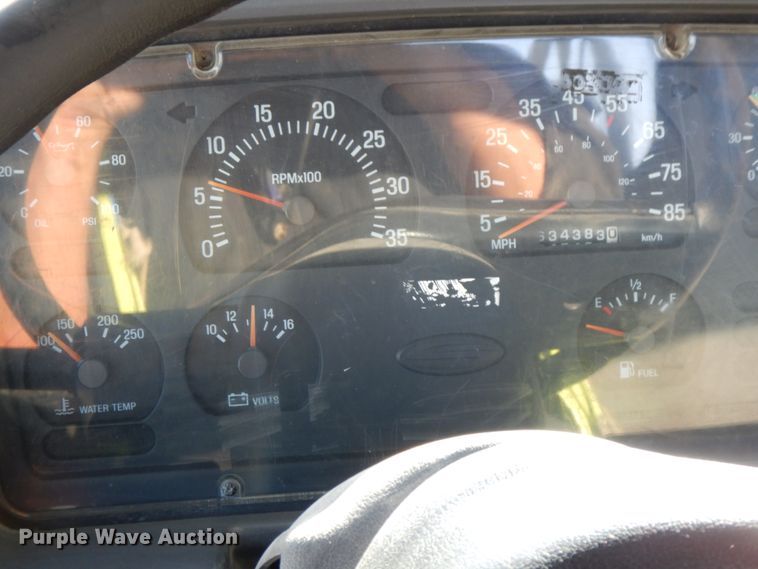 image for item DJ5823 2000 Sterling AT9513  semi truck