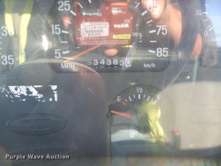 image for item DJ5823 2000 Sterling AT9513  semi truck