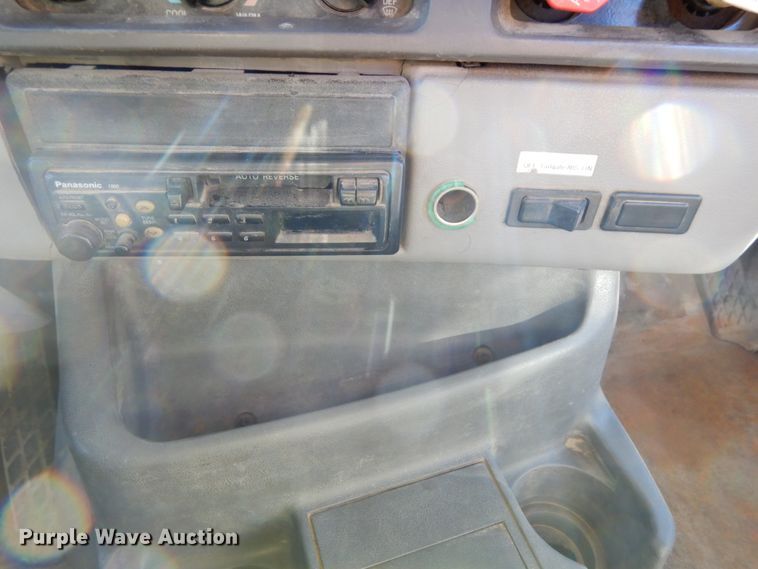 image for item DJ5823 2000 Sterling AT9513  semi truck