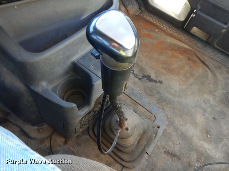 image for item DJ5823 2000 Sterling AT9513  semi truck