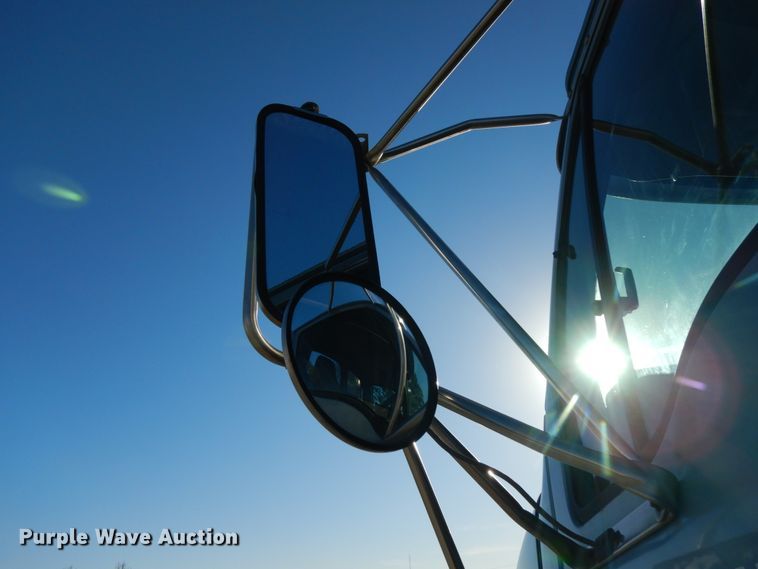 image for item DJ5823 2000 Sterling AT9513  semi truck