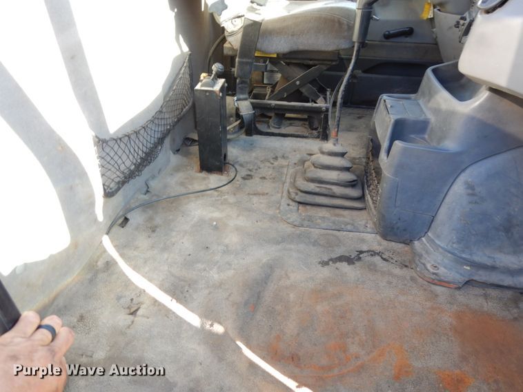 image for item DJ5823 2000 Sterling AT9513  semi truck