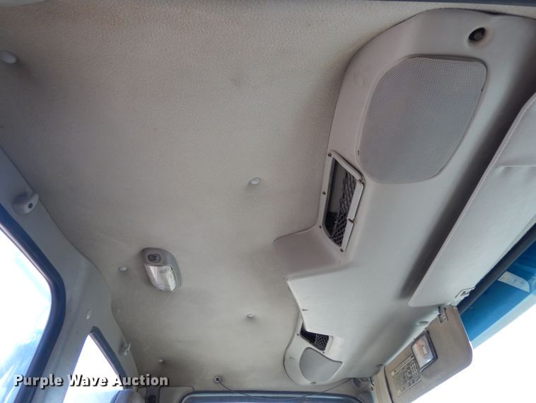 image for item DJ5823 2000 Sterling AT9513  semi truck