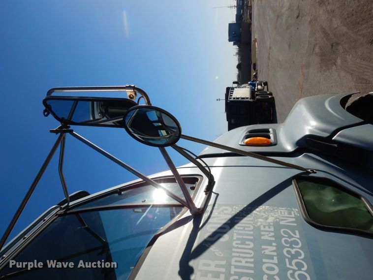 image for item DJ5823 2000 Sterling AT9513  semi truck