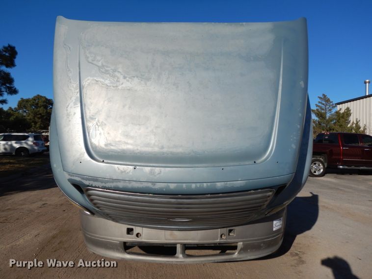 image for item DJ5823 2000 Sterling AT9513  semi truck