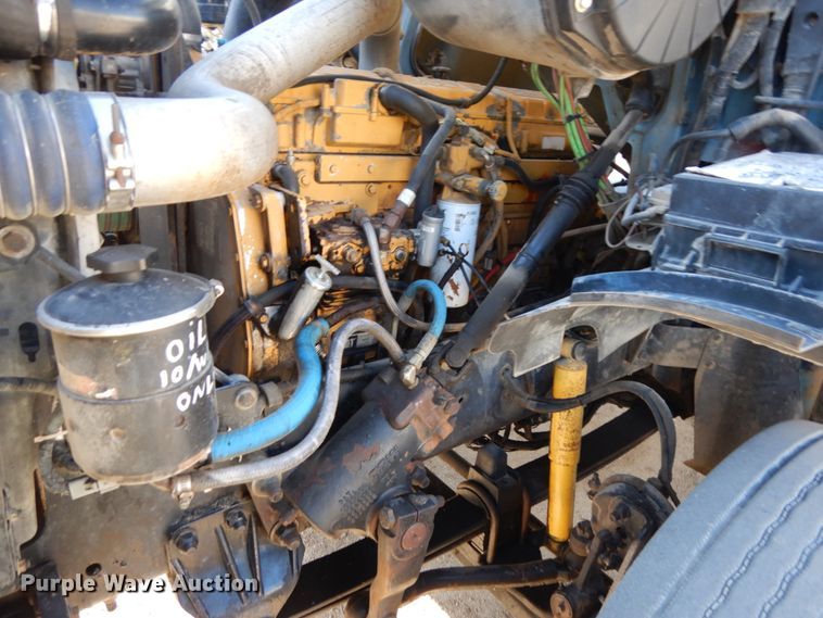 image for item DJ5823 2000 Sterling AT9513  semi truck