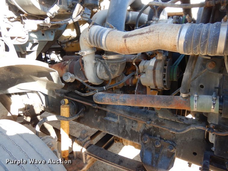 image for item DJ5823 2000 Sterling AT9513  semi truck