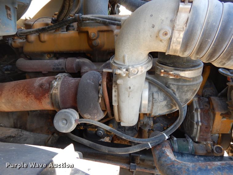 image for item DJ5823 2000 Sterling AT9513  semi truck