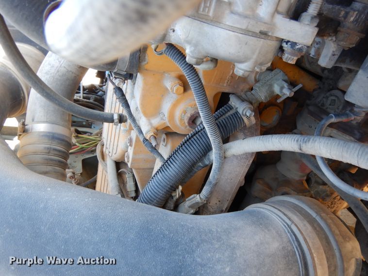 image for item DJ5823 2000 Sterling AT9513  semi truck