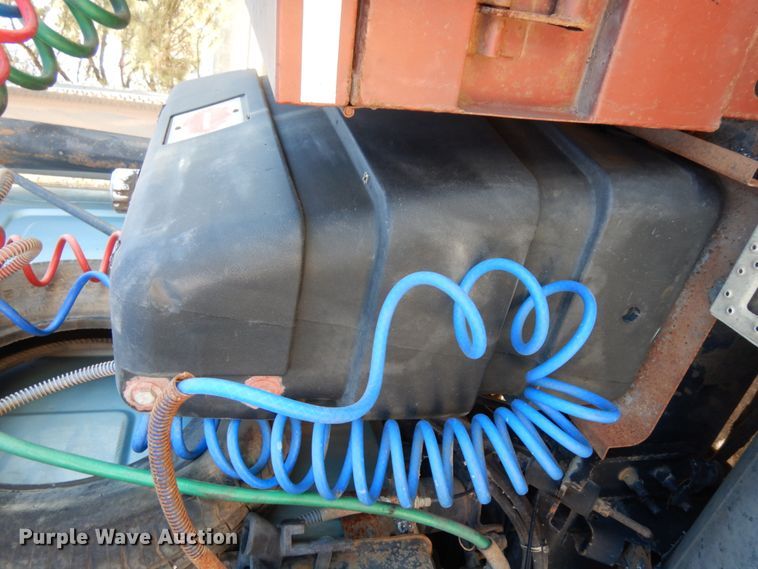 image for item DJ5823 2000 Sterling AT9513  semi truck