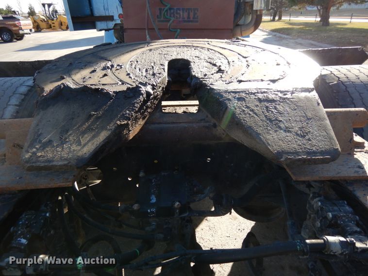 image for item DJ5823 2000 Sterling AT9513  semi truck