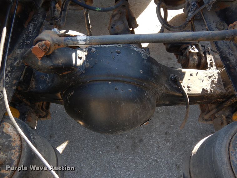 image for item DJ5823 2000 Sterling AT9513  semi truck