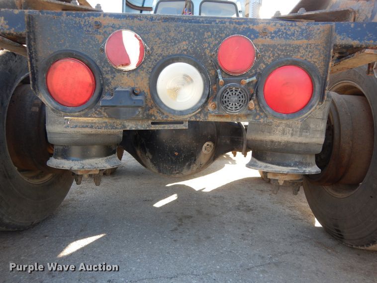 image for item DJ5823 2000 Sterling AT9513  semi truck