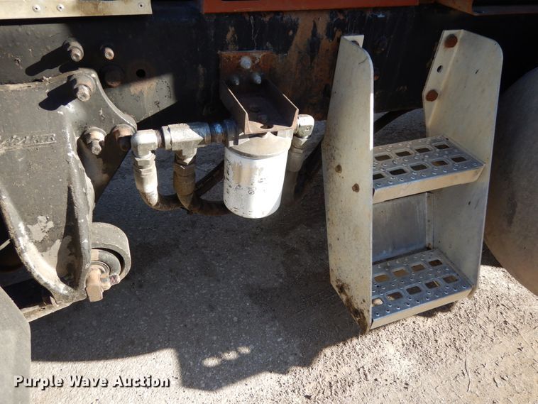 image for item DJ5823 2000 Sterling AT9513  semi truck