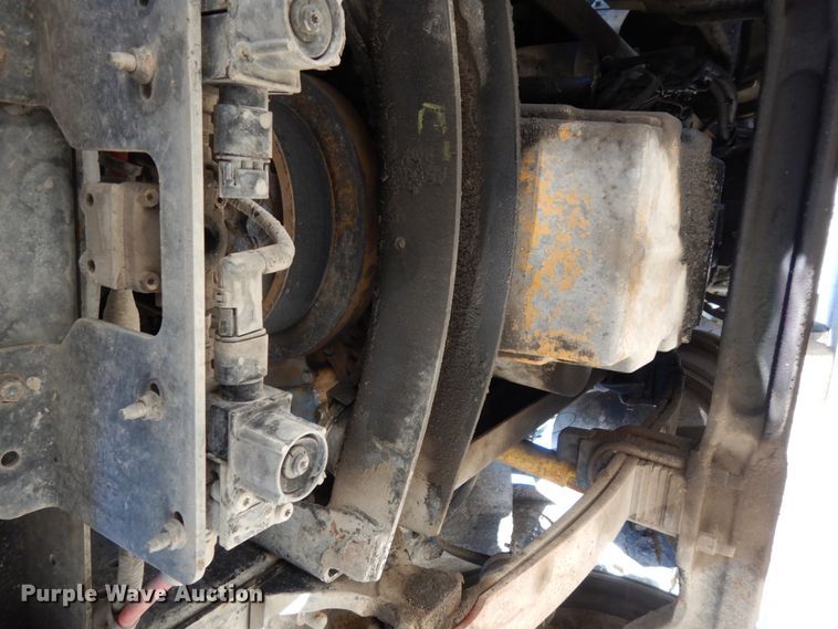 image for item DJ5823 2000 Sterling AT9513  semi truck