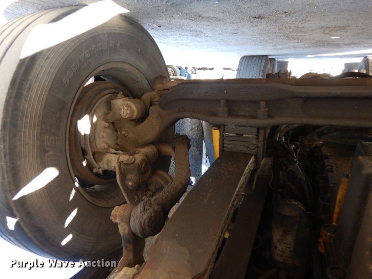 image for item DJ5823 2000 Sterling AT9513  semi truck