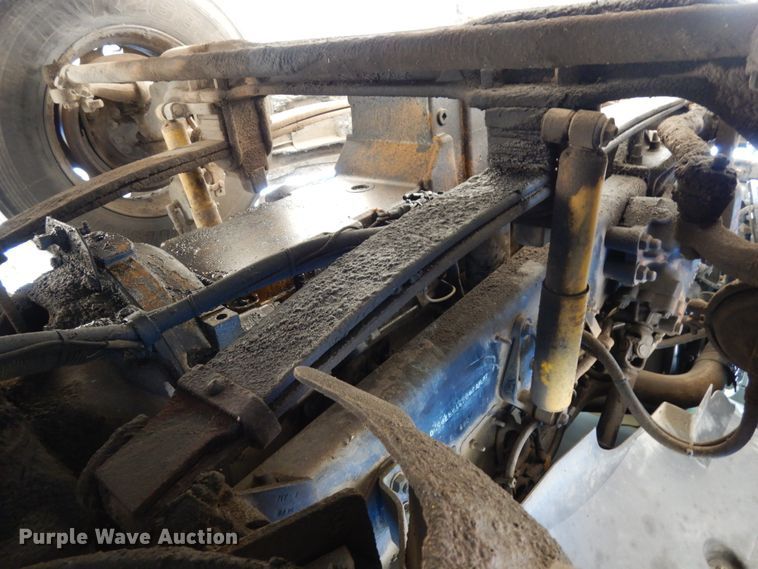 image for item DJ5823 2000 Sterling AT9513  semi truck