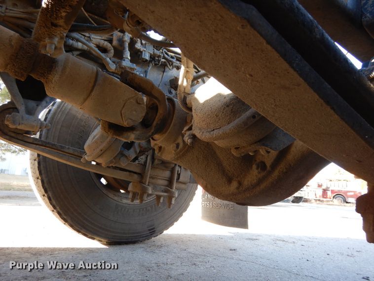 image for item DJ5823 2000 Sterling AT9513  semi truck