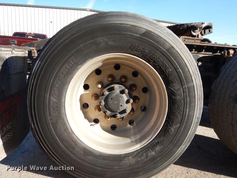 image for item DJ5823 2000 Sterling AT9513  semi truck