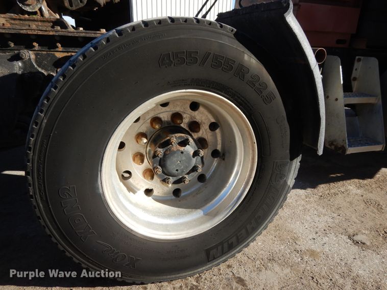 image for item DJ5823 2000 Sterling AT9513  semi truck