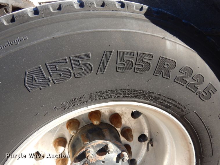 image for item DJ5823 2000 Sterling AT9513  semi truck