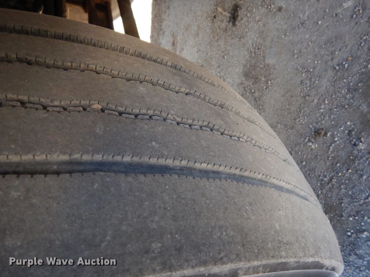 image for item DJ5823 2000 Sterling AT9513  semi truck