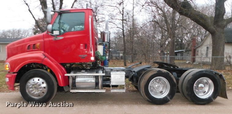 image for item DJ5834 2006 Sterling AT9500  semi truck