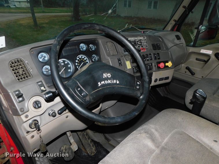 image for item DJ5834 2006 Sterling AT9500  semi truck